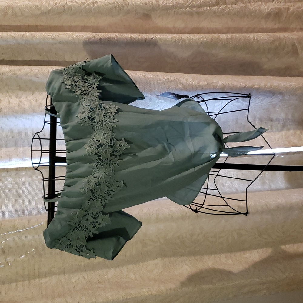 Elegant Green Lace Off-Shoulder Top